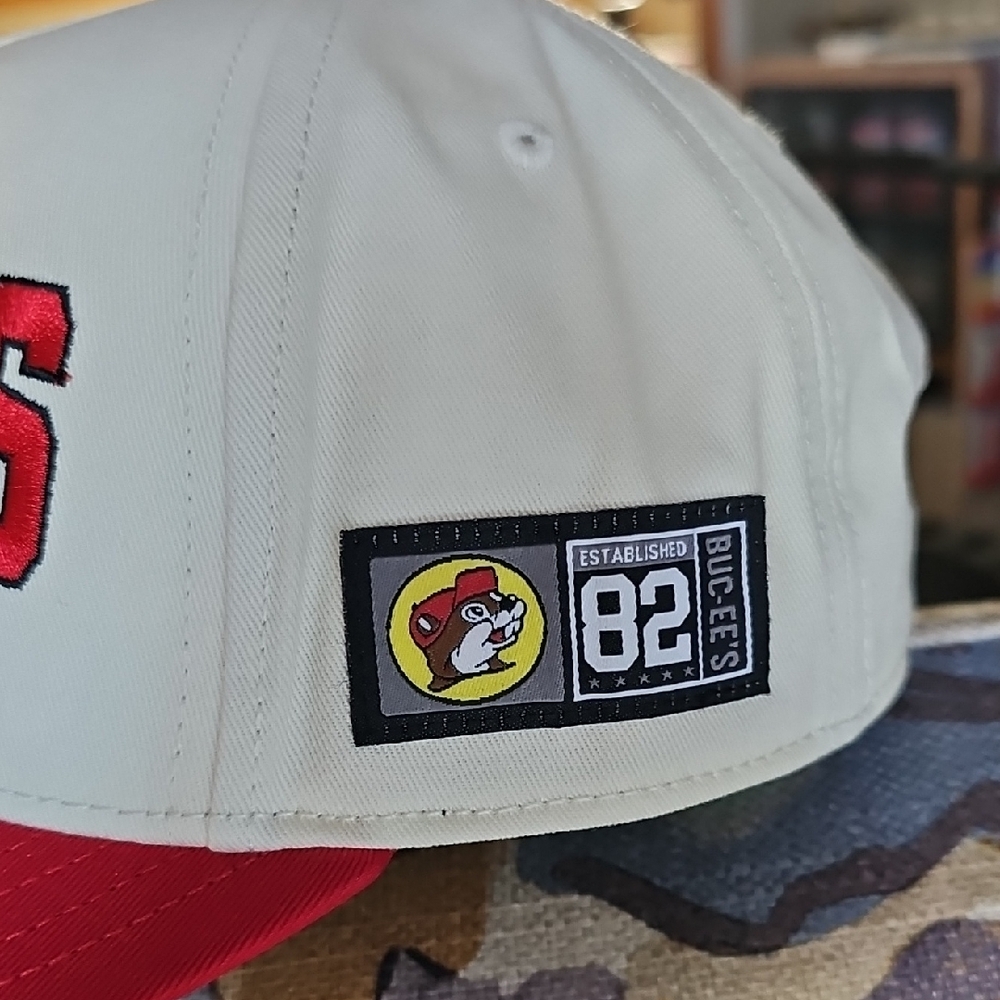 Buc-ee's Hat - Picture 2 of 6